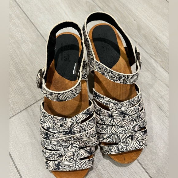 Sanita shoes - Picture 1 of 2